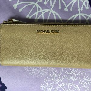 Michael Kors beige wallet